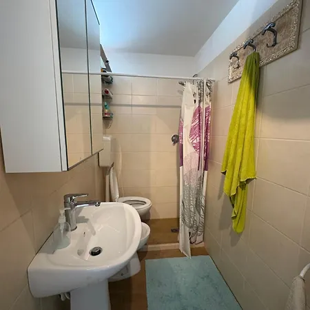 Daire Loft Bilocale Centro Nei Pressi Della Stazione E Lungomare *